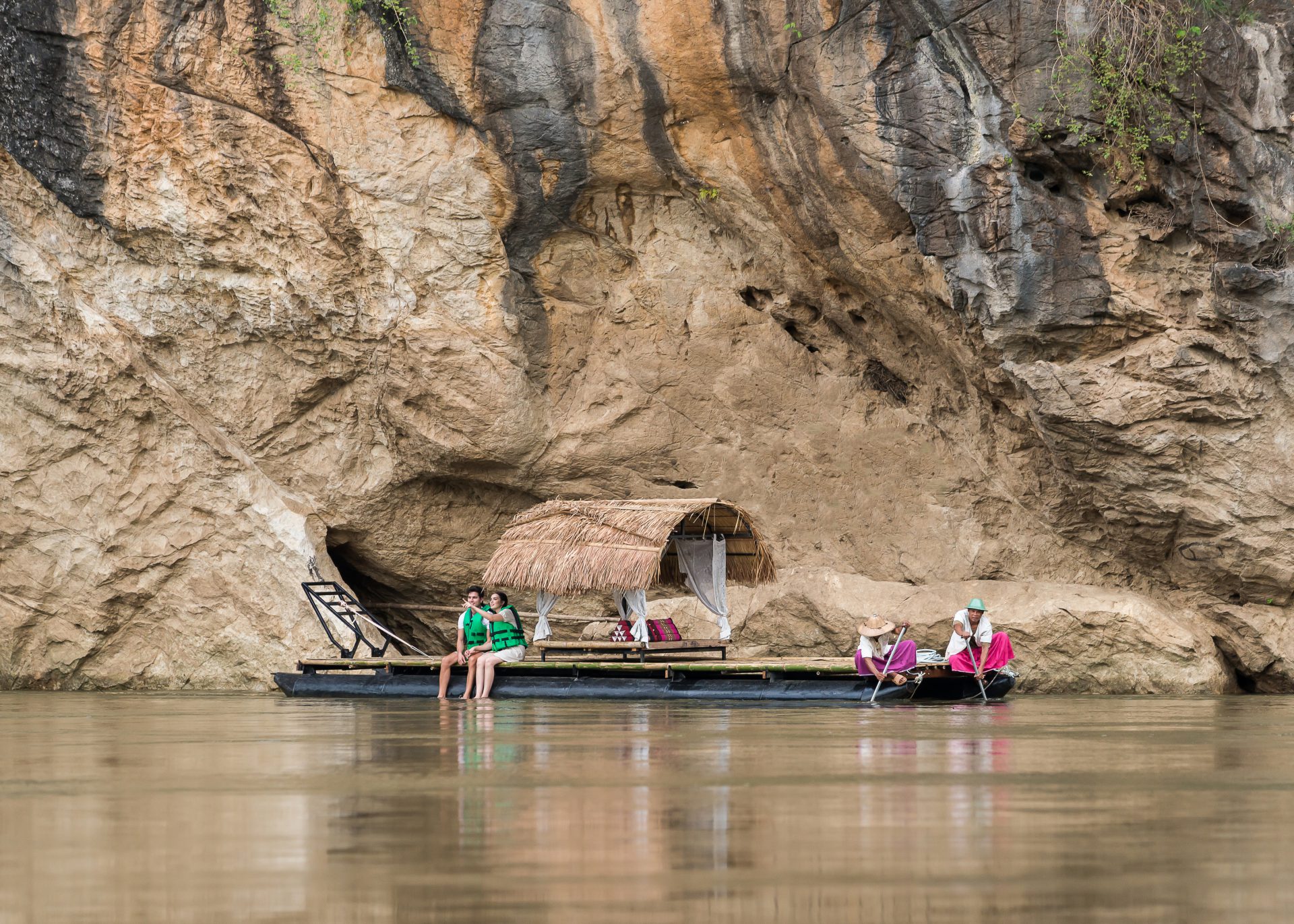 2026 Authoritative Guide to Wet Rafting in Kanchanaburi: Rejuvenating River Adventures & Refined Quiet Luxury at Home Phutoey River Kwai 1