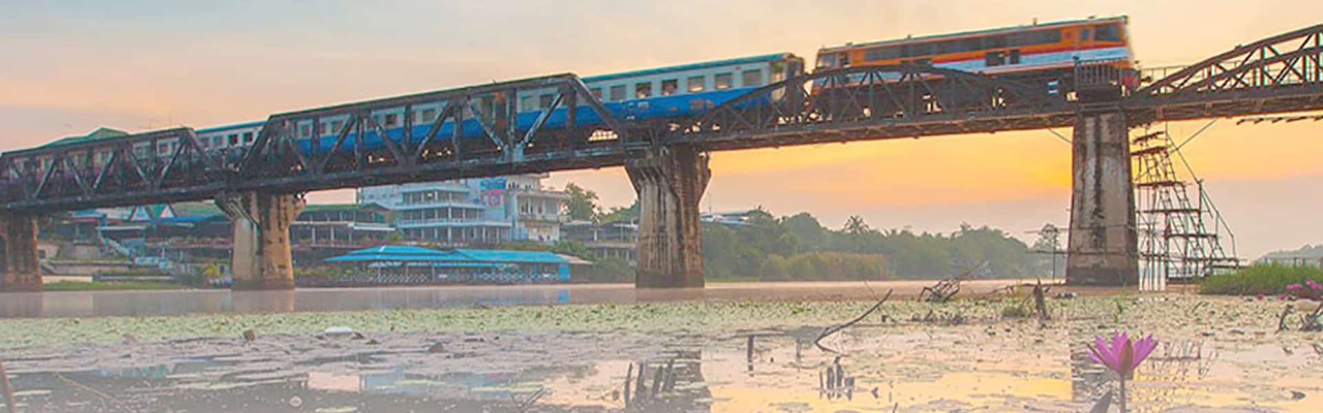 Are there differences between hotel provided transportation and public taxis in Thailand? 1