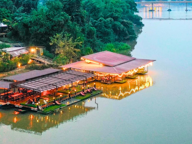 คาเฟ่กาญจนบุรี Narimvaree Cafe & Restaurant