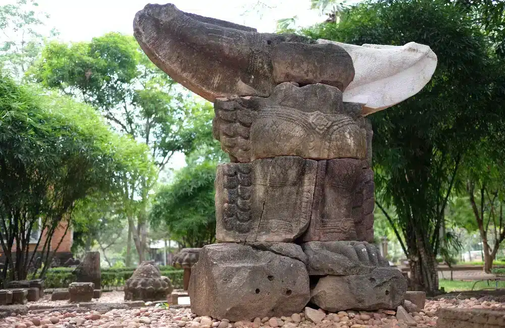 โบราณสถาน ปราสาทหิน Archaeological Sites: