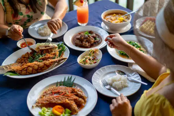 แนะนำ 10 ร้านอาหารกาญจนบุรีรสชาติจัดจ้าน บรรยากาศดี